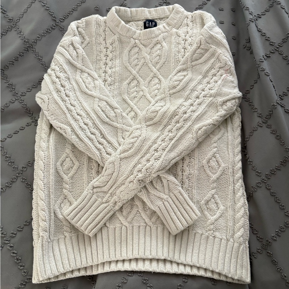GAP Off-White Cable Knit Sweater
